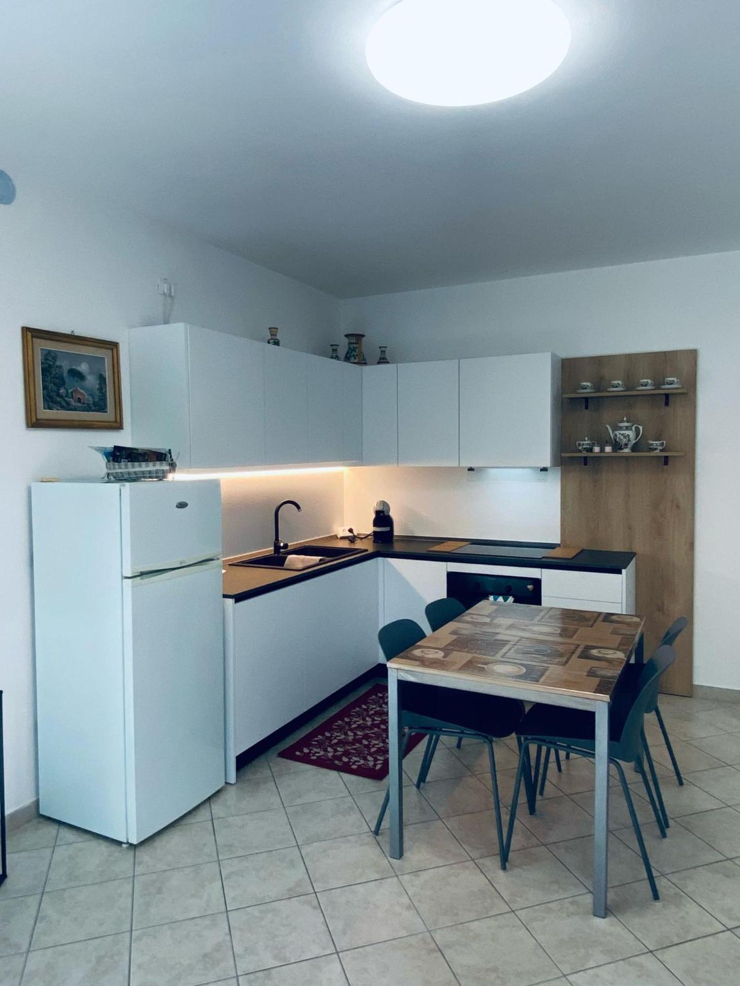 Alma Apartment Сирмионе Экстерьер фото