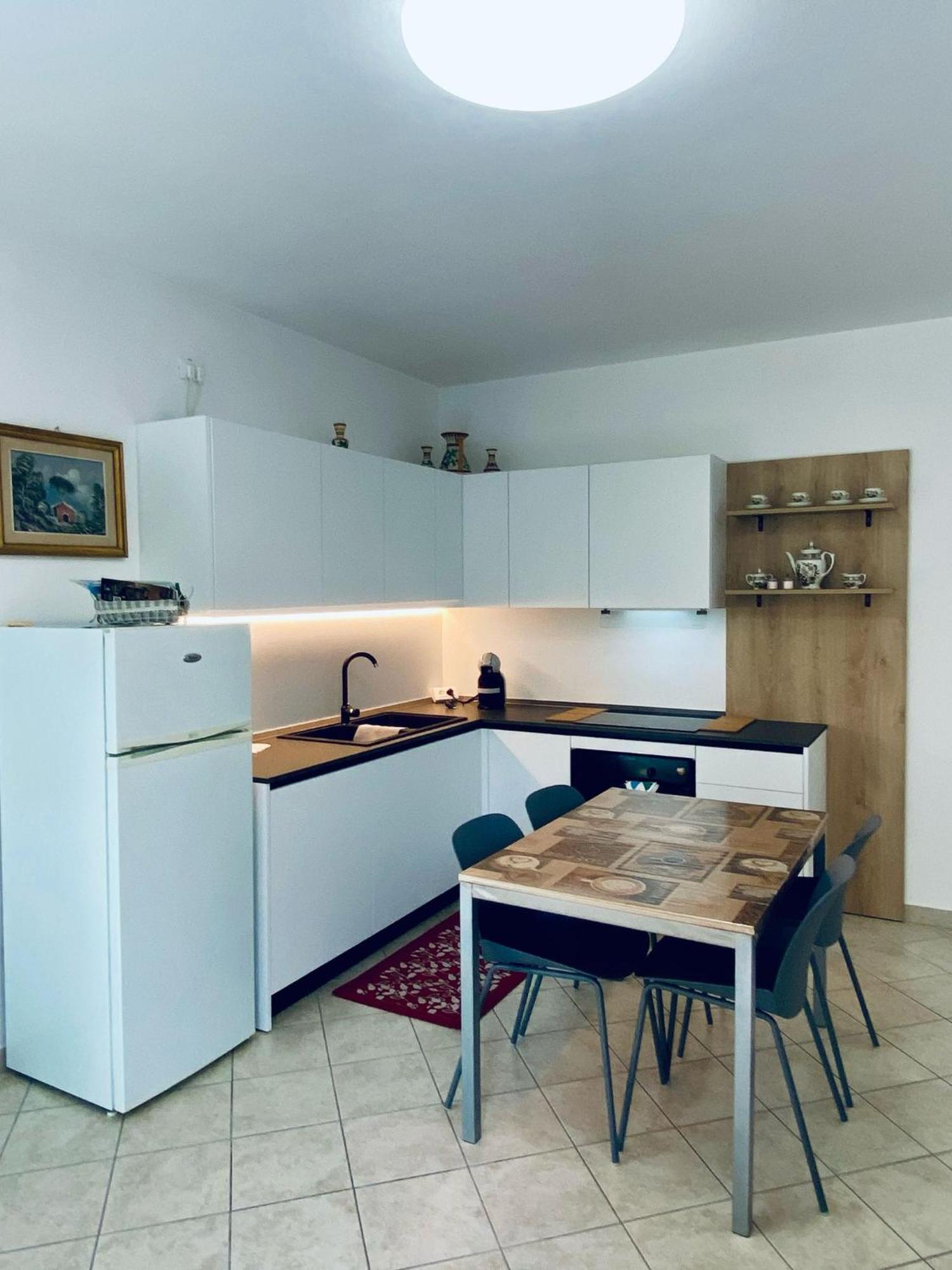 Alma Apartment Сирмионе Экстерьер фото