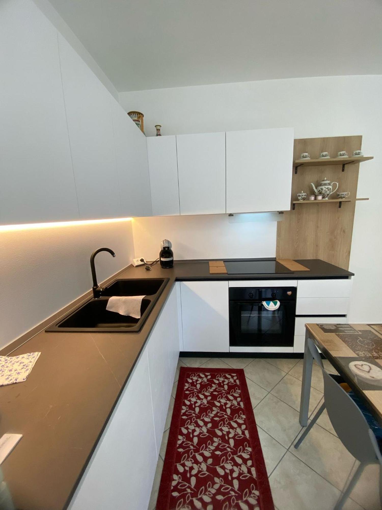 Alma Apartment Сирмионе Экстерьер фото