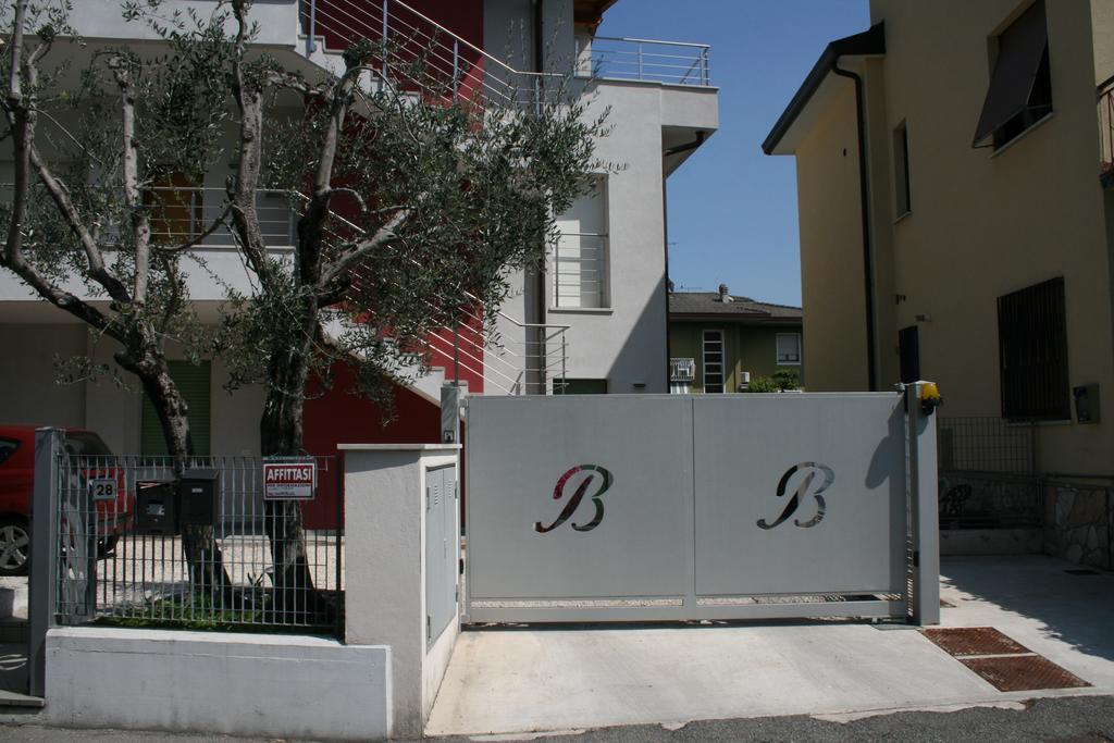 Alma Apartment Сирмионе Экстерьер фото