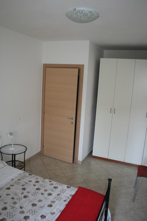 Alma Apartment Сирмионе Экстерьер фото