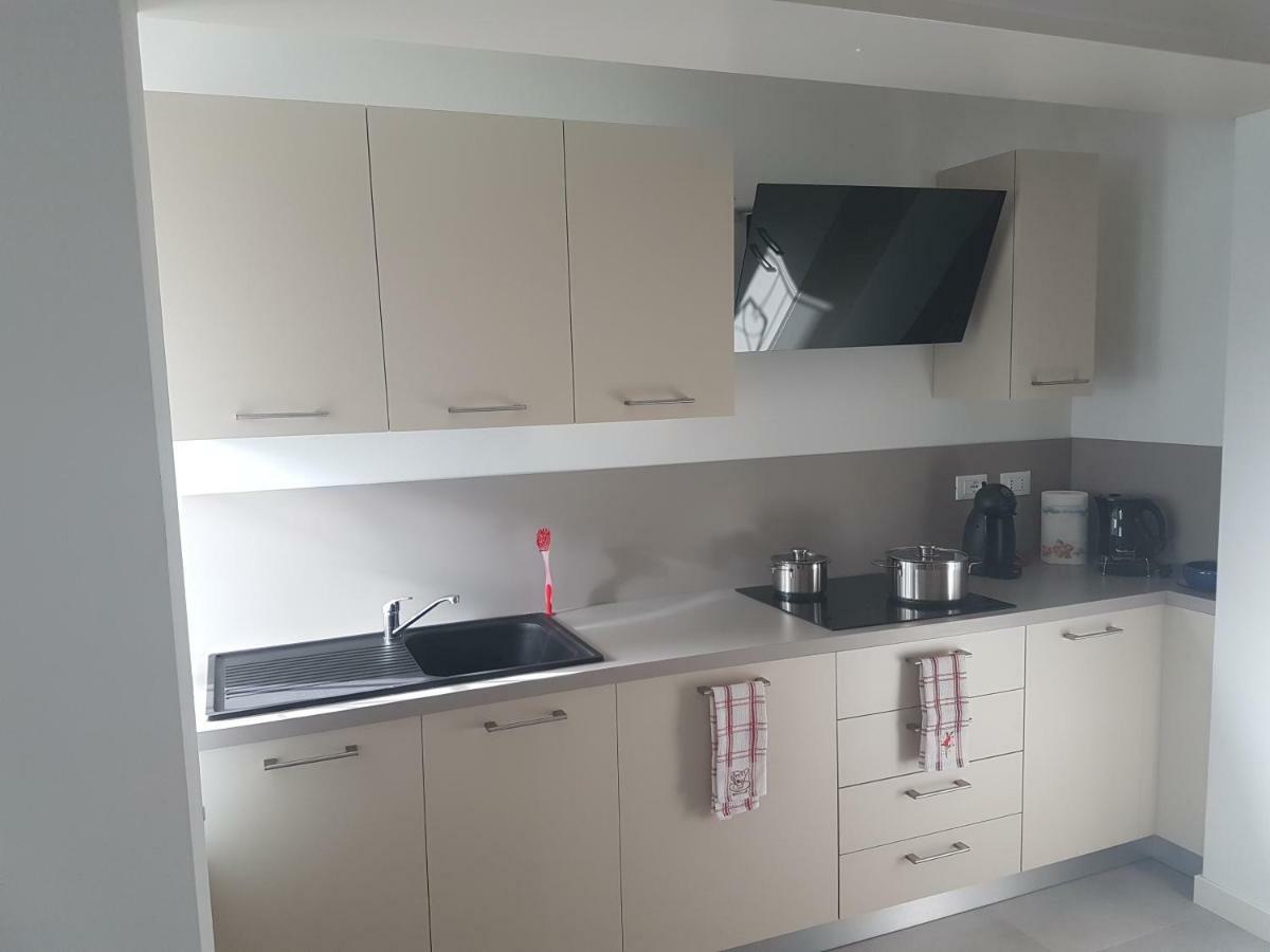 Alma Apartment Сирмионе Экстерьер фото